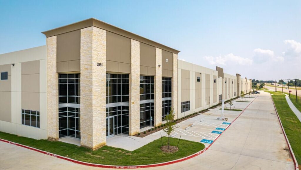 AMAX Warehouse In Dallas